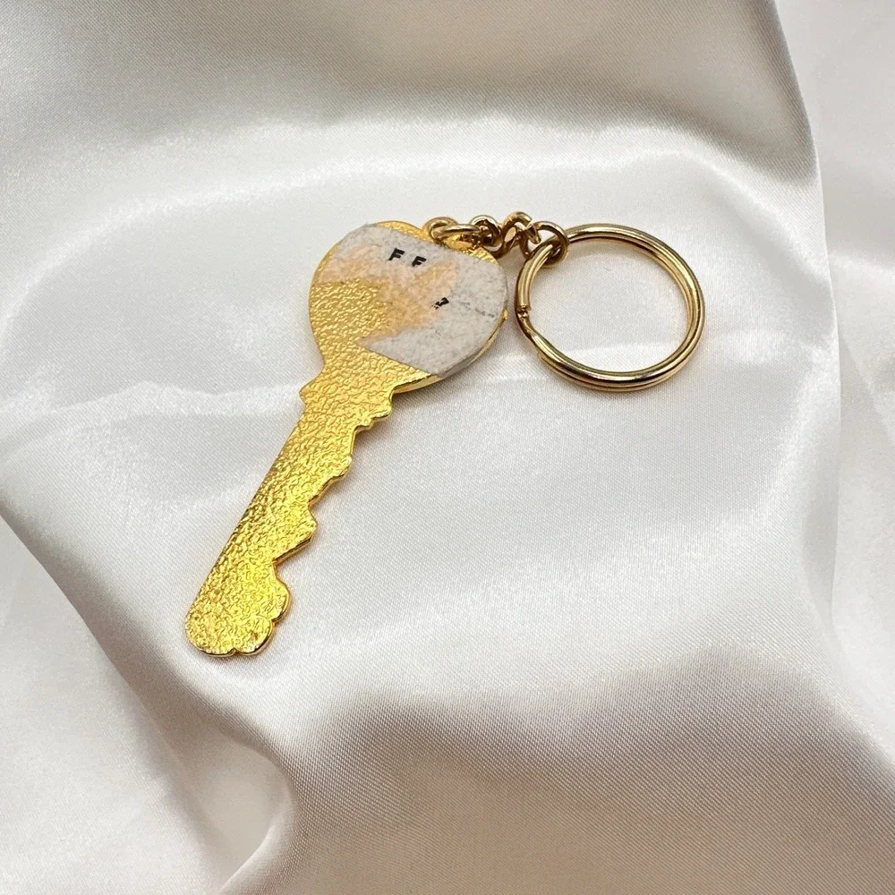 Vintage Y2K Chicago Gold Tone Red Enamel Heart Key Keychain Classic Jewelry